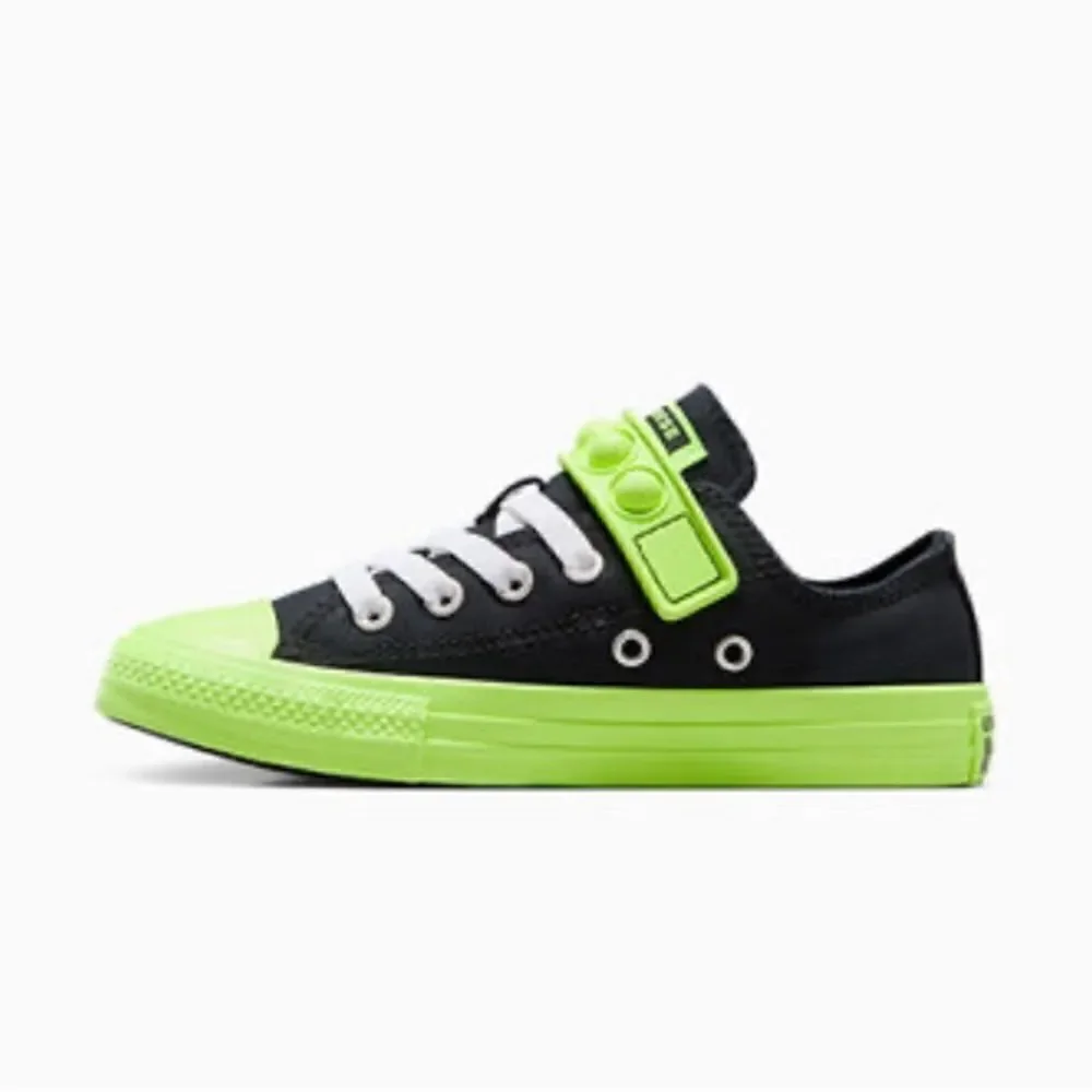 Converse pops play